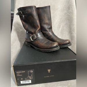 Frye Veronica short boots